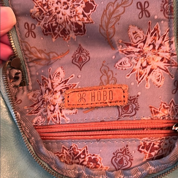 HOBO Black and Green Leather crossbody bags - Picture 7 of 9